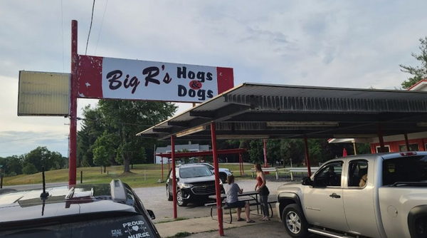 Big Rs Hogs & Dogs - Real Estate And Website Photo (newer photo)